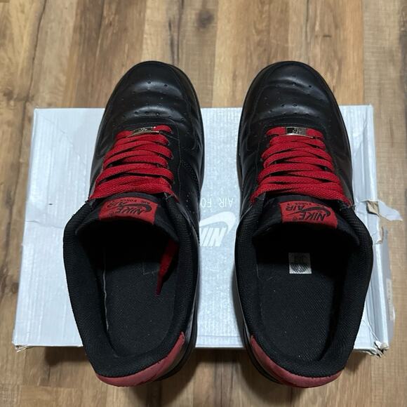 2010 Nike Air Force 1 Perforated Swoosh Red Black Bred main image 10